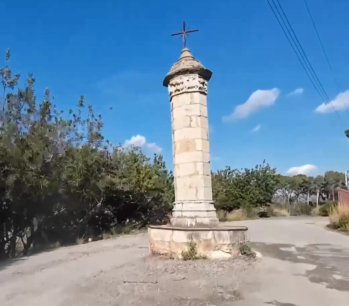 Creu del camí de Vallmoll