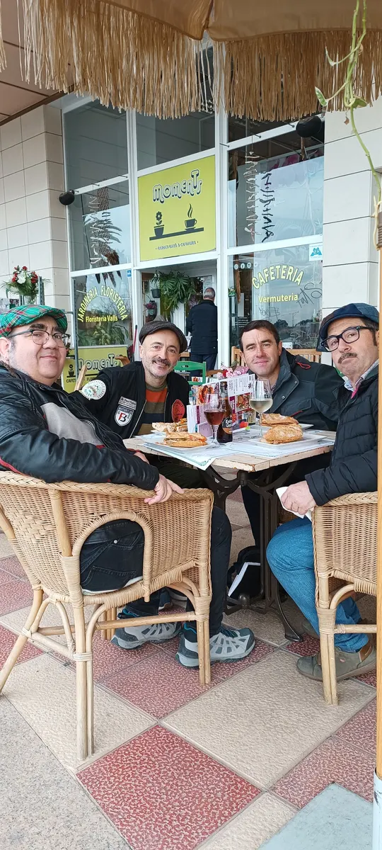 Moments Floristeria Cafeteria